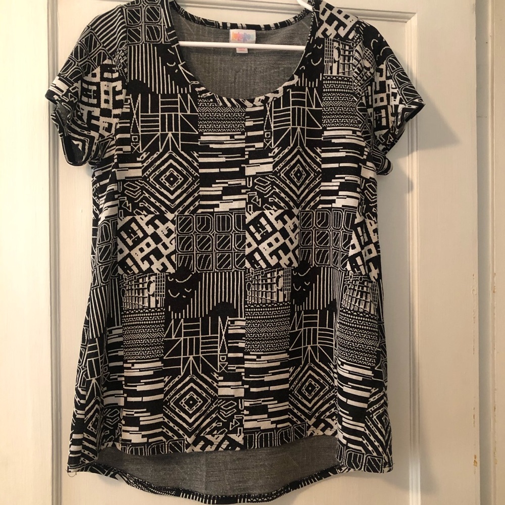 ⭐️ 2 for $15 ⭐️ LuLaRoe short sleeved top